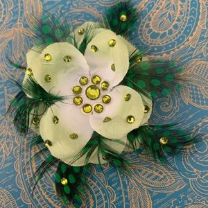 Tarina Tarantino Green Flower Anywhere Clip